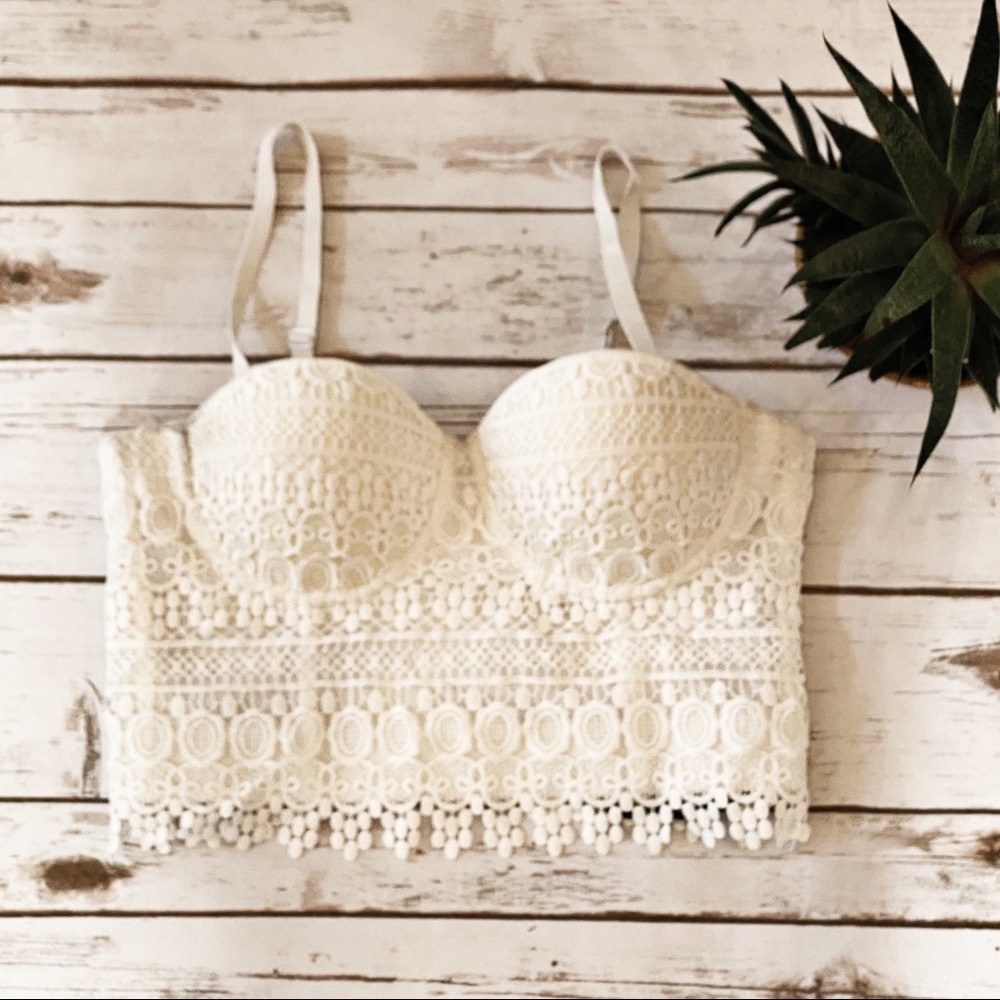 Forever 21 Cream Crochet Corset Size Medium